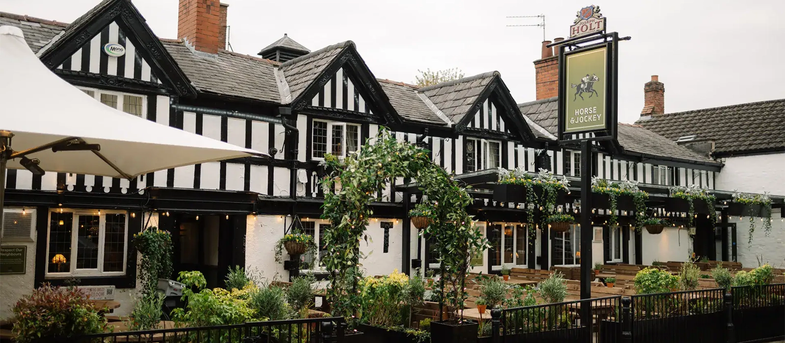 Horse and Jockey exterior
